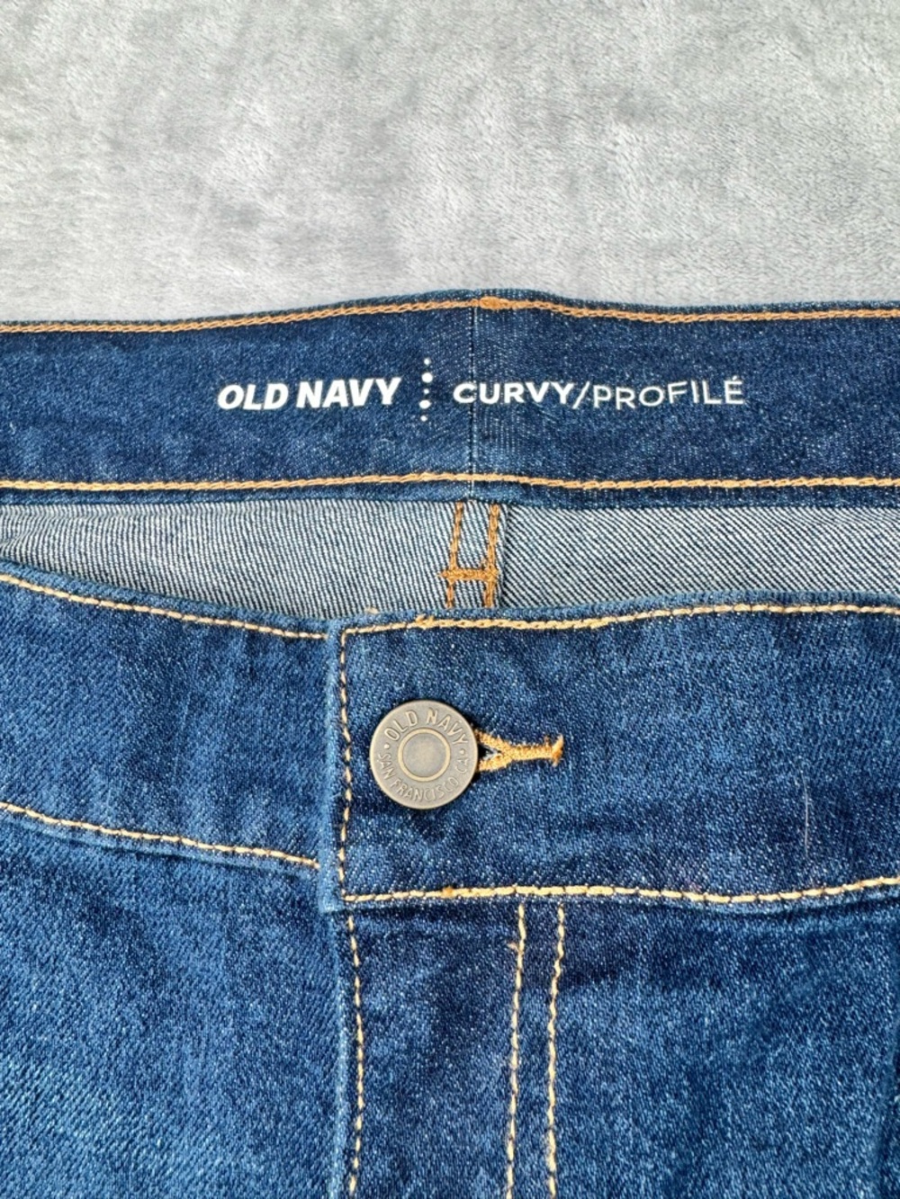 NEW Old Navy Shorts Curvy Bermuda Mojave Denim Women’s Sz 20 Regular Plus Blue - Picture 3 of 9
